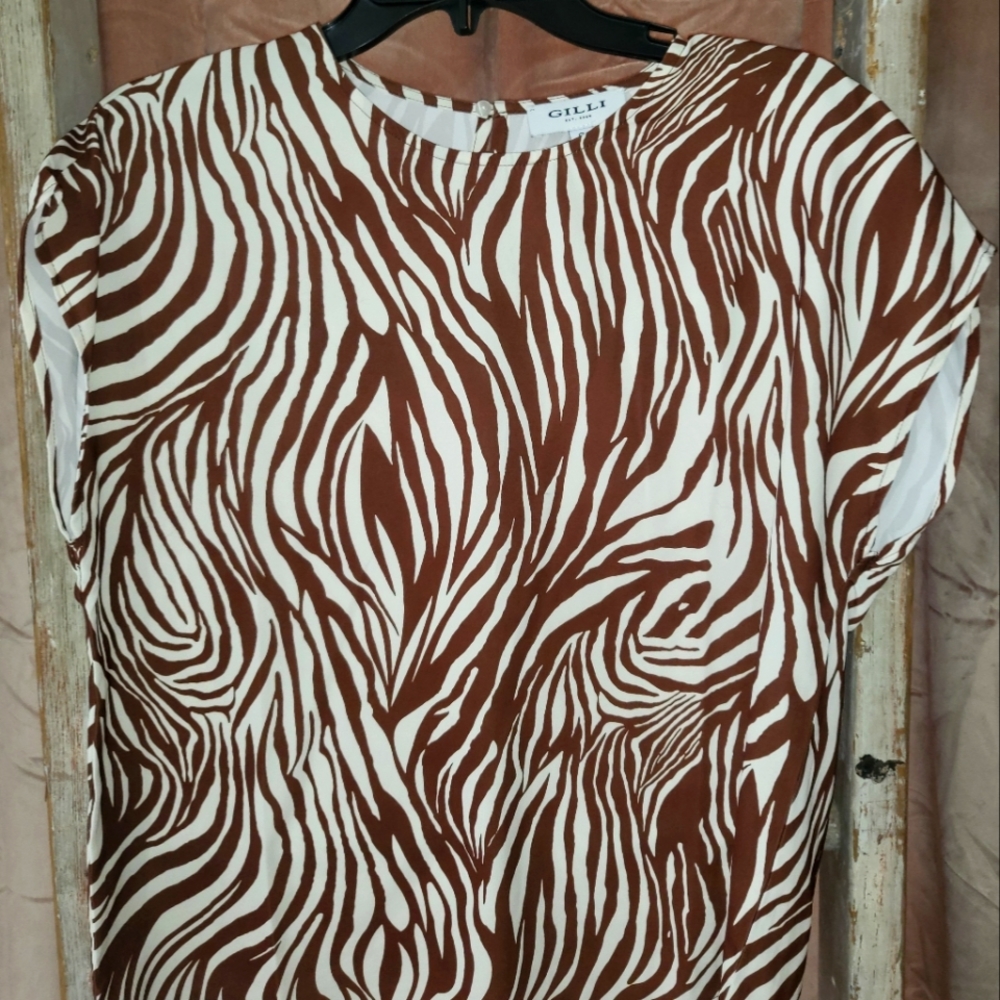 Gilli patterned top